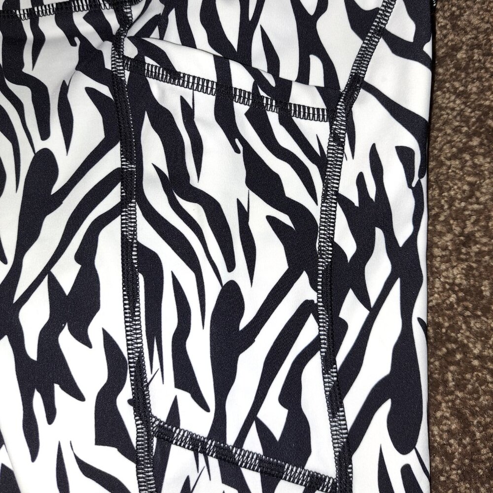 Zyia Active Safari Zebra Striped Pocket Brilliant Hi-Rise 7/8 24" Size 8-10 - Picture 8 of 16